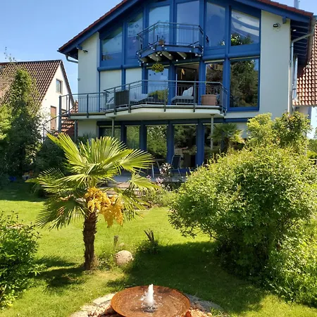 Helle 120 Qm Mit Terrasse Und Gartenblick Apartment *