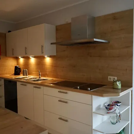 Apartment Helle 120 Qm Mit Terrasse Und Gartenblick *